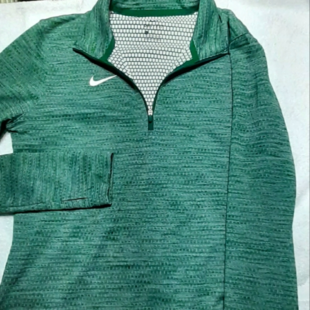 ❤ 3/$25 Womens Nike Dri fit sweatshirt
